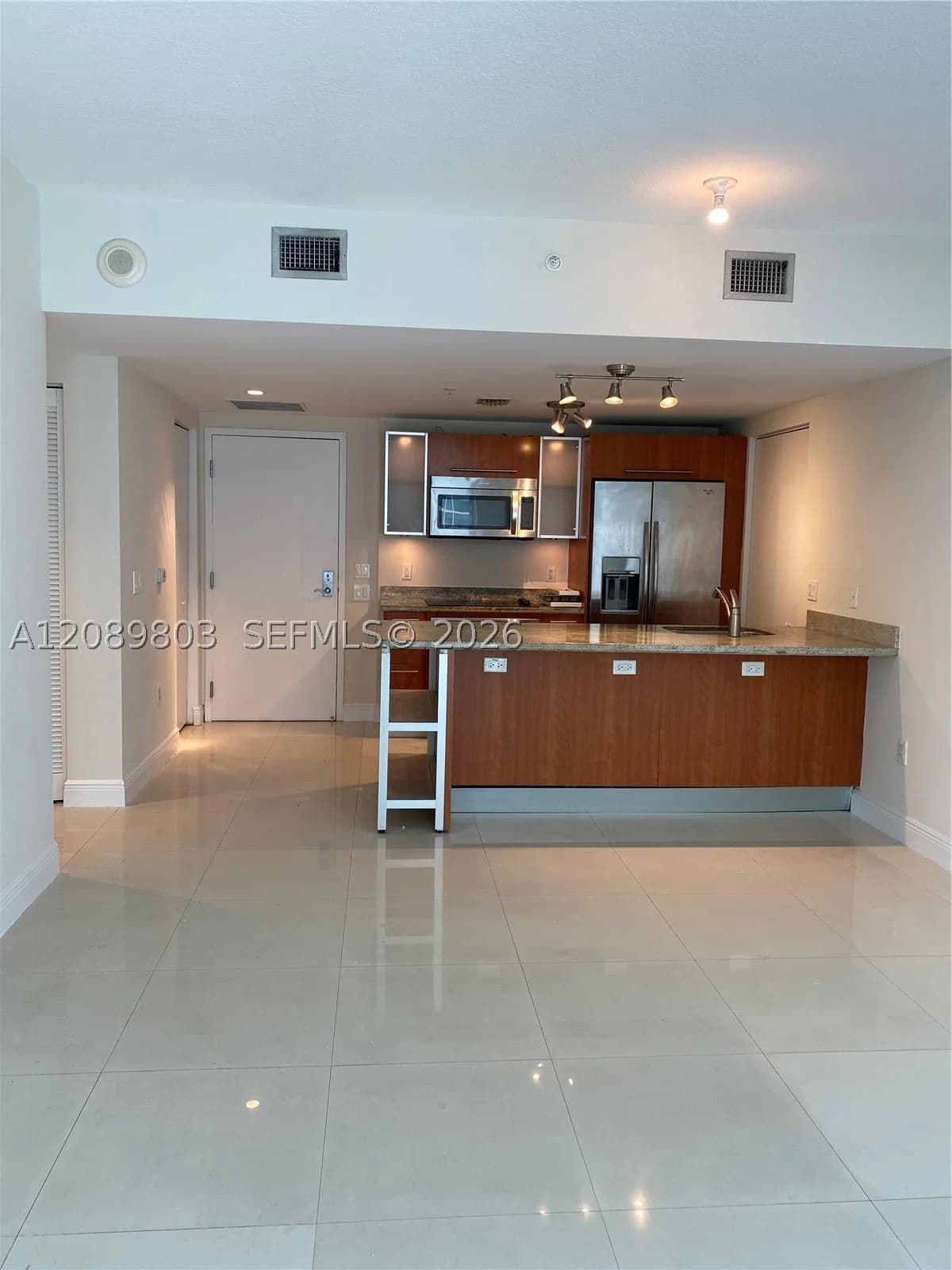 1+1 Condo — 185 7 ST #2610, Miami, FL 33130