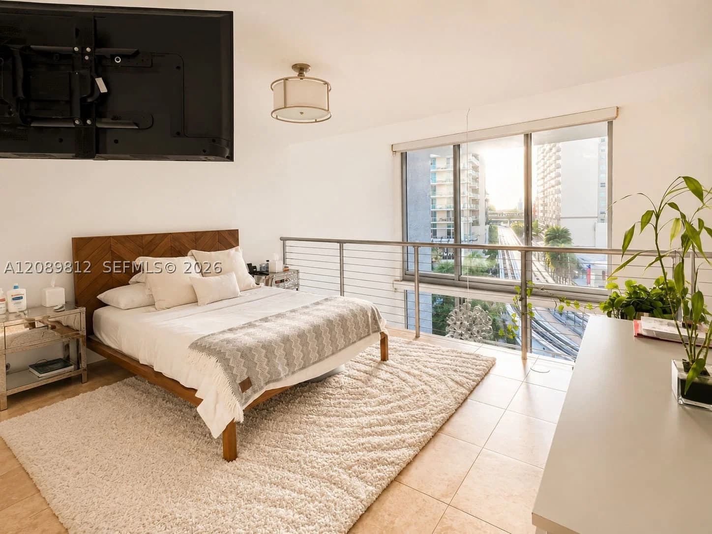 1-bedroom Condo — 1050 Brickell Ave #410, Miami, FL 33131