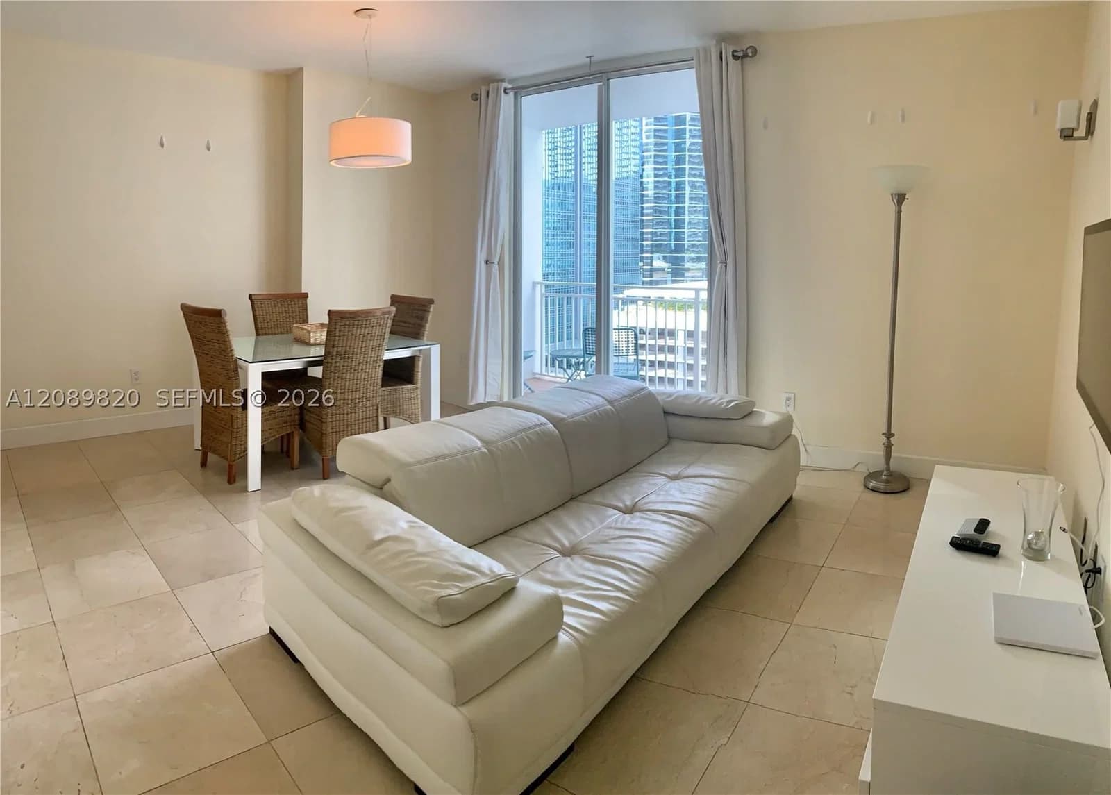 1-bedroom Condo — 185 14th Ter #1713, Miami, FL 33131