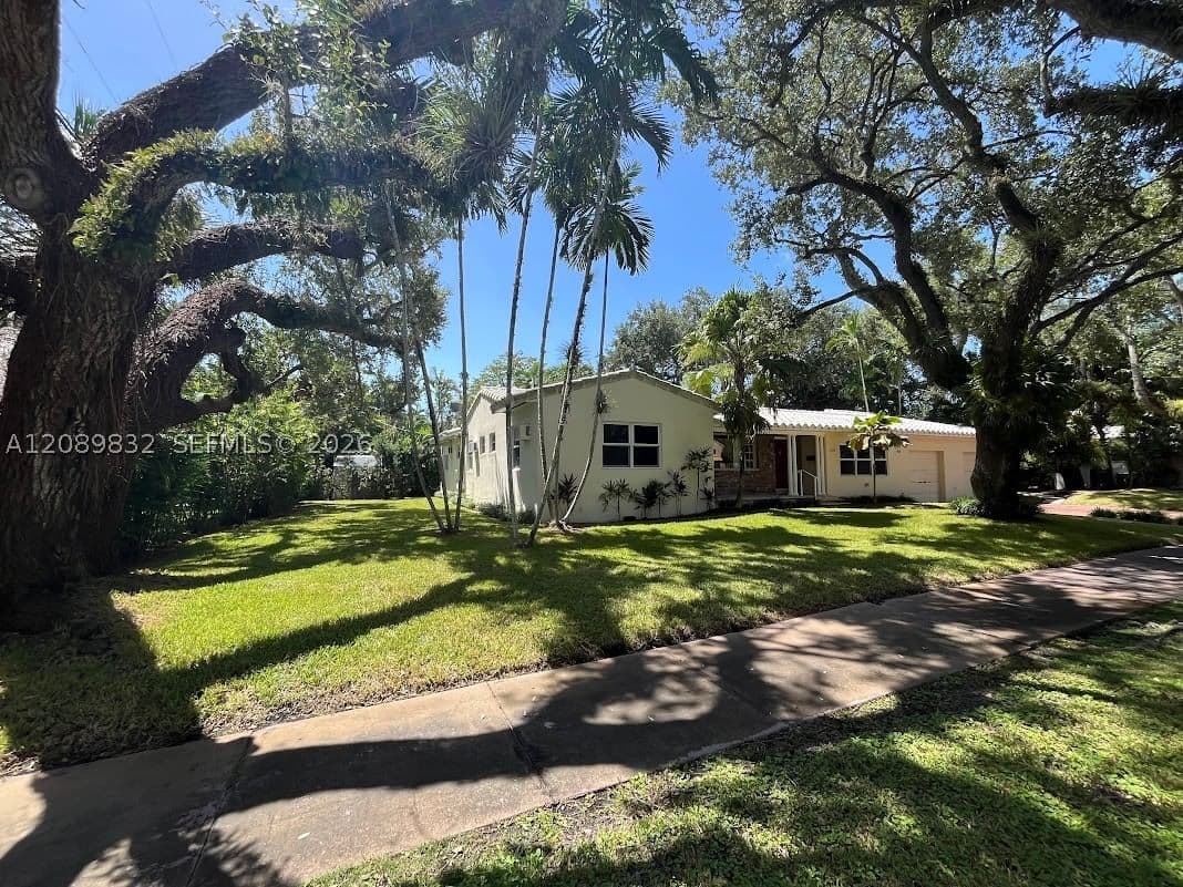 4+1 Müstakil ev — 508 Castania Ave, Coral Gables, FL 33146
