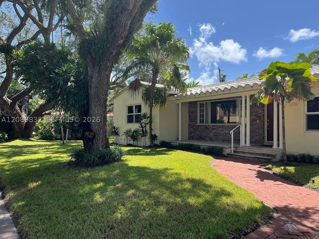 4+1 Müstakil ev — 508 Castania Ave, Coral Gables, FL 33146