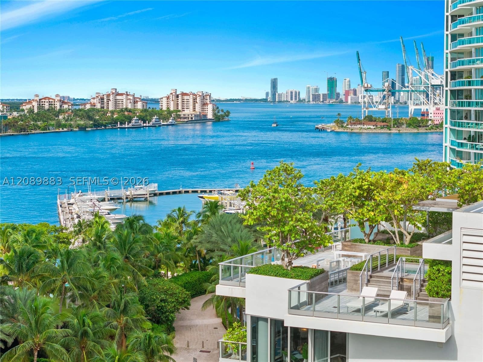 3-bedroom Condo — 801 Pointe Dr #PH 2, Miami Beach, FL 33139