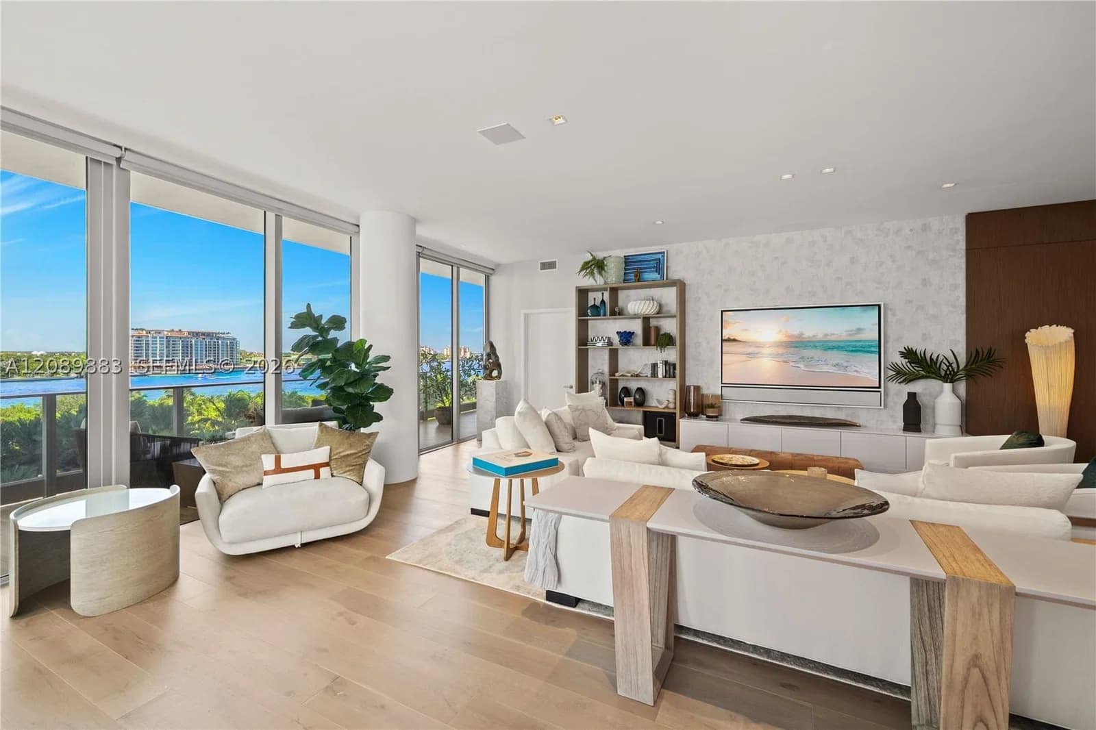 3-bedroom Condo — 801 Pointe Dr #PH 2, Miami Beach, FL 33139