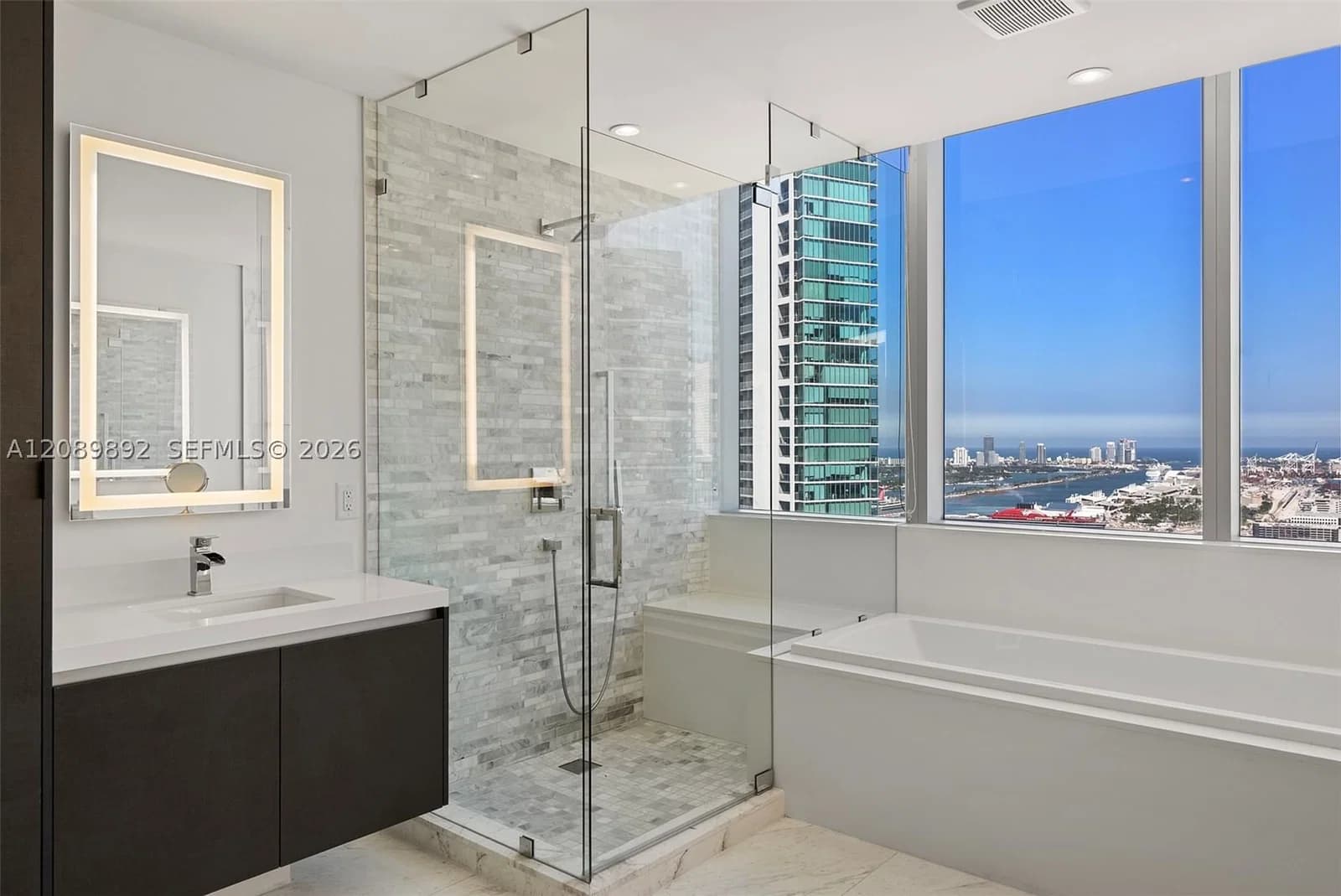 4-bedroom Condo — 851 1st Ave #3711, Miami, FL 33132