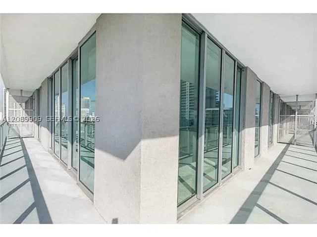 2-bedroom Condo — 79 12th St #2501-S, Miami, FL 33130