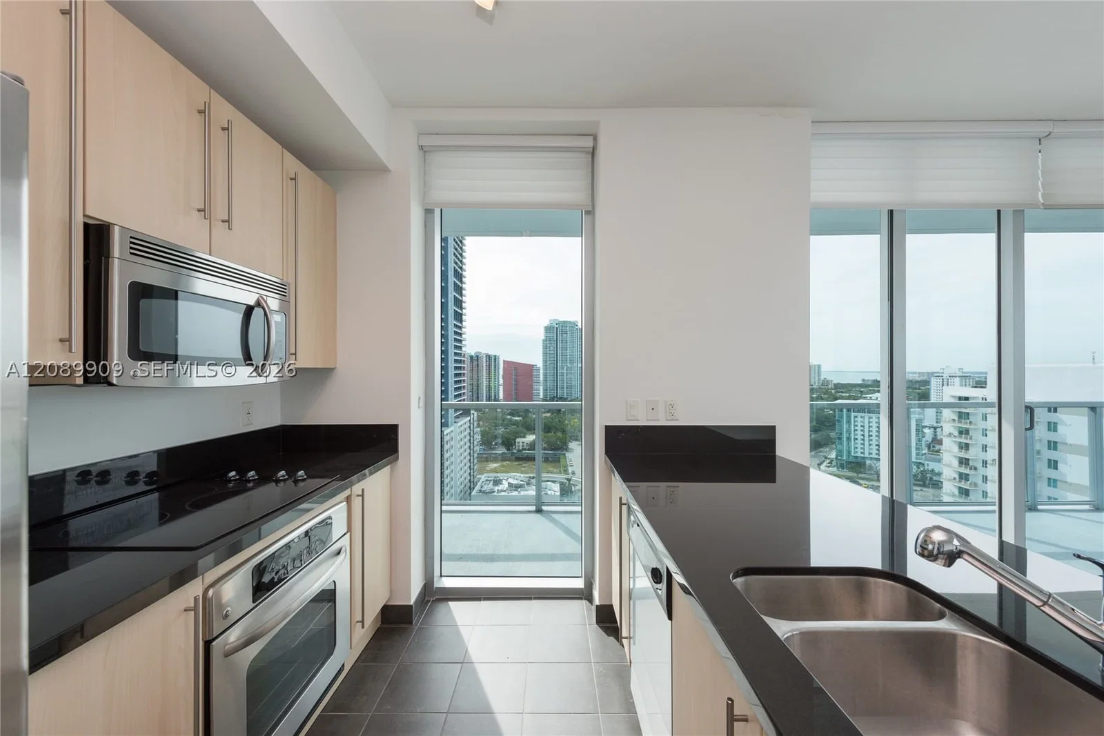 2-bedroom Condo — 79 12th St #2501-S, Miami, FL 33130