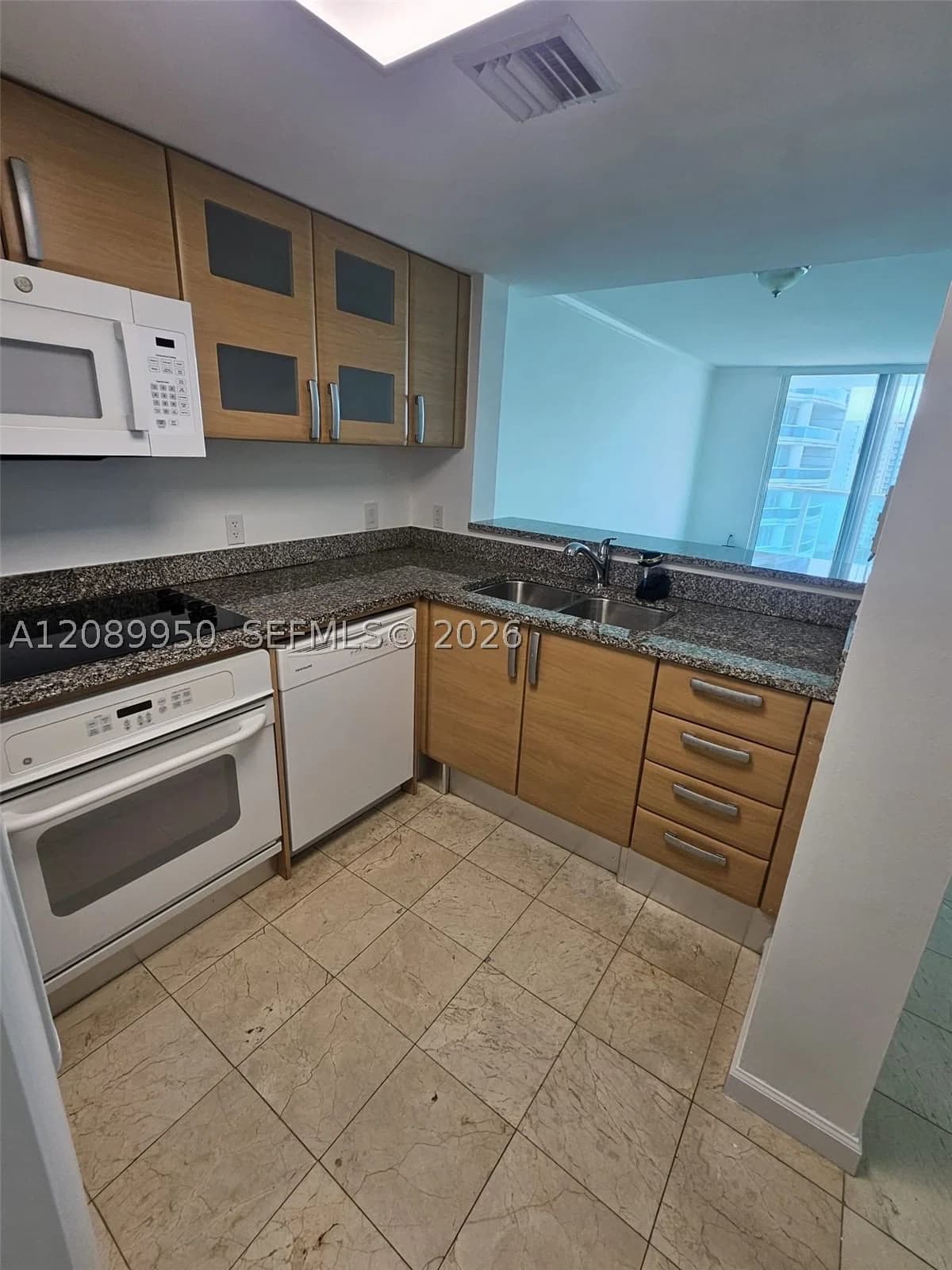 1+1 Condo — 2101 Brickell Ave #2111, Miami, FL 33129