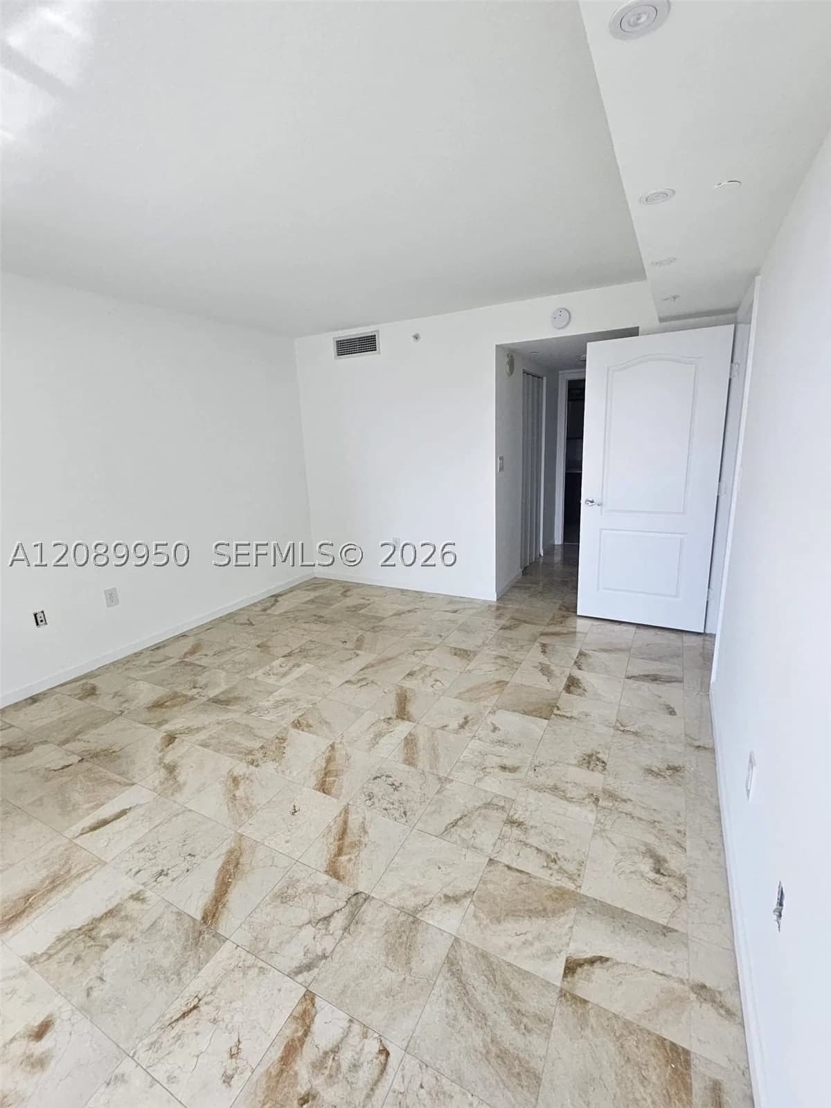 1+1 Condo — 2101 Brickell Ave #2111, Miami, FL 33129