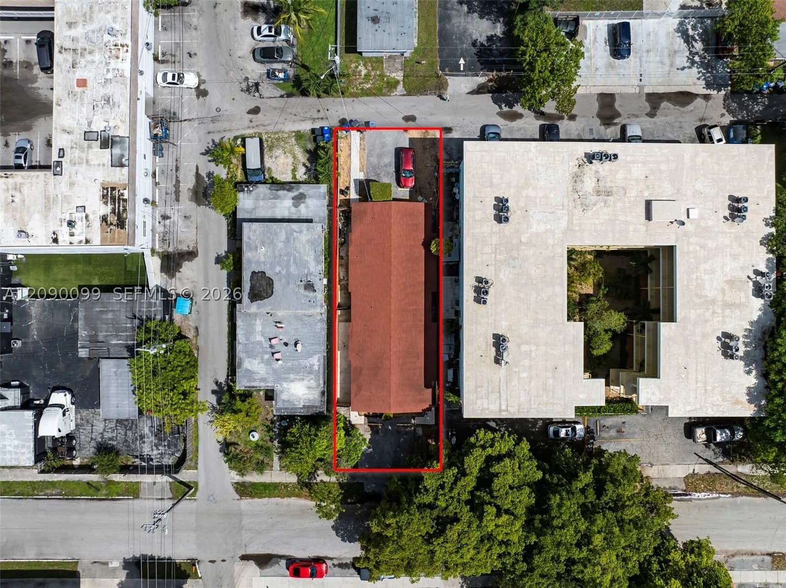 Dubleks — 2033 Dewey St, Hollywood, FL 33020