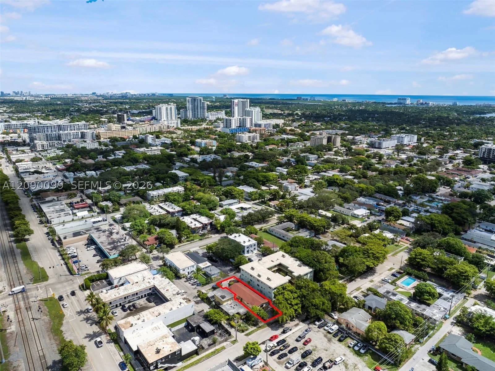 Dubleks — 2033 Dewey St, Hollywood, FL 33020