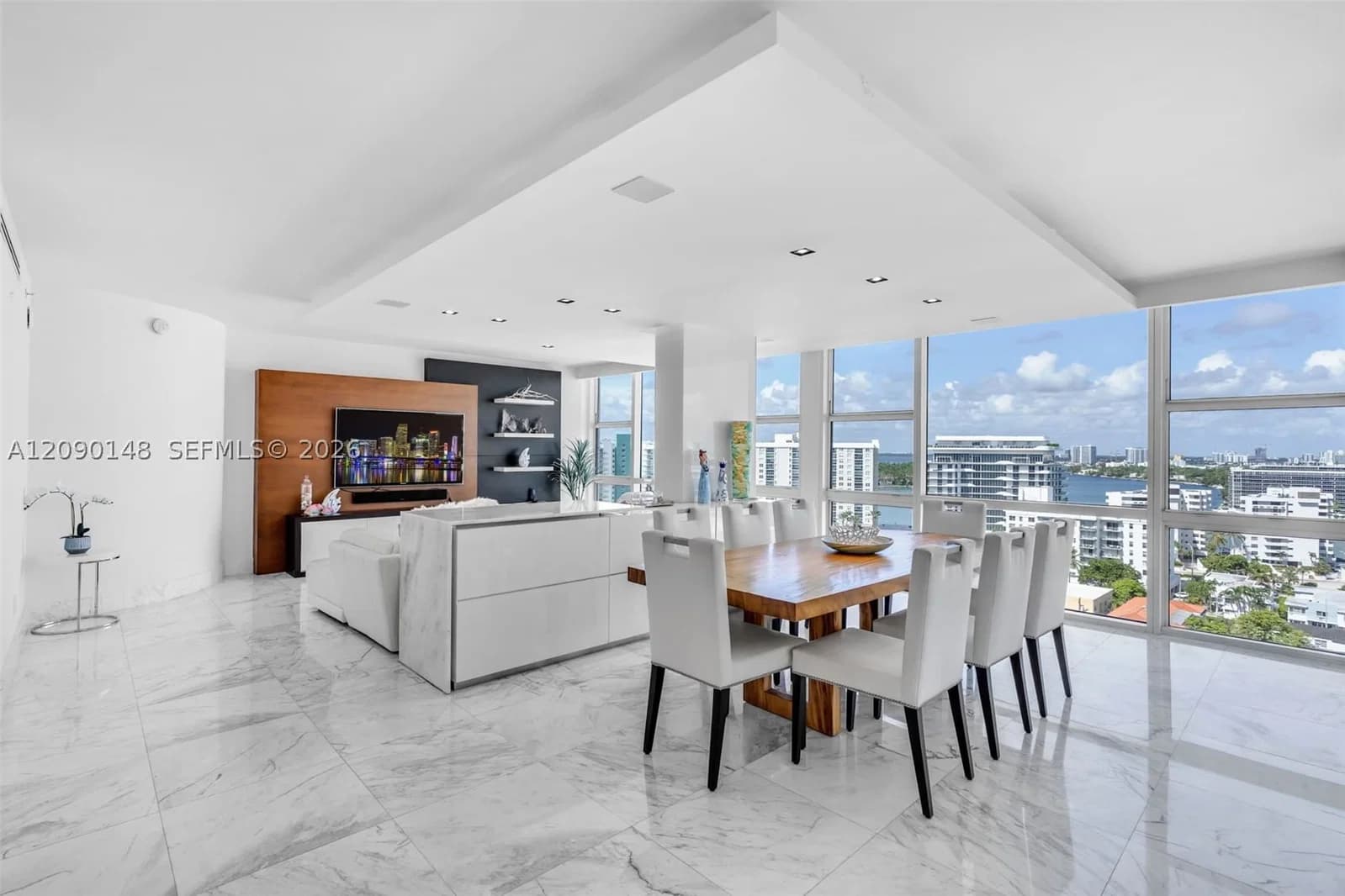 3-bedroom Condo — 6801 Collins Ave #LPH12 (Door LPH01), Miami Beach, FL 33141
