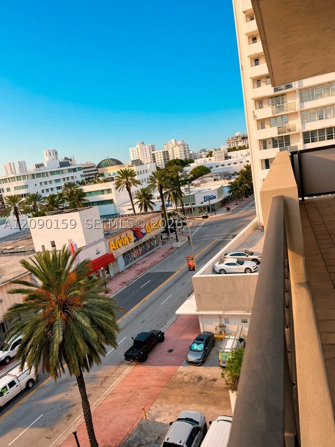 2-bedroom Condo — 1621 Collins Ave #701, Miami Beach, FL 33139