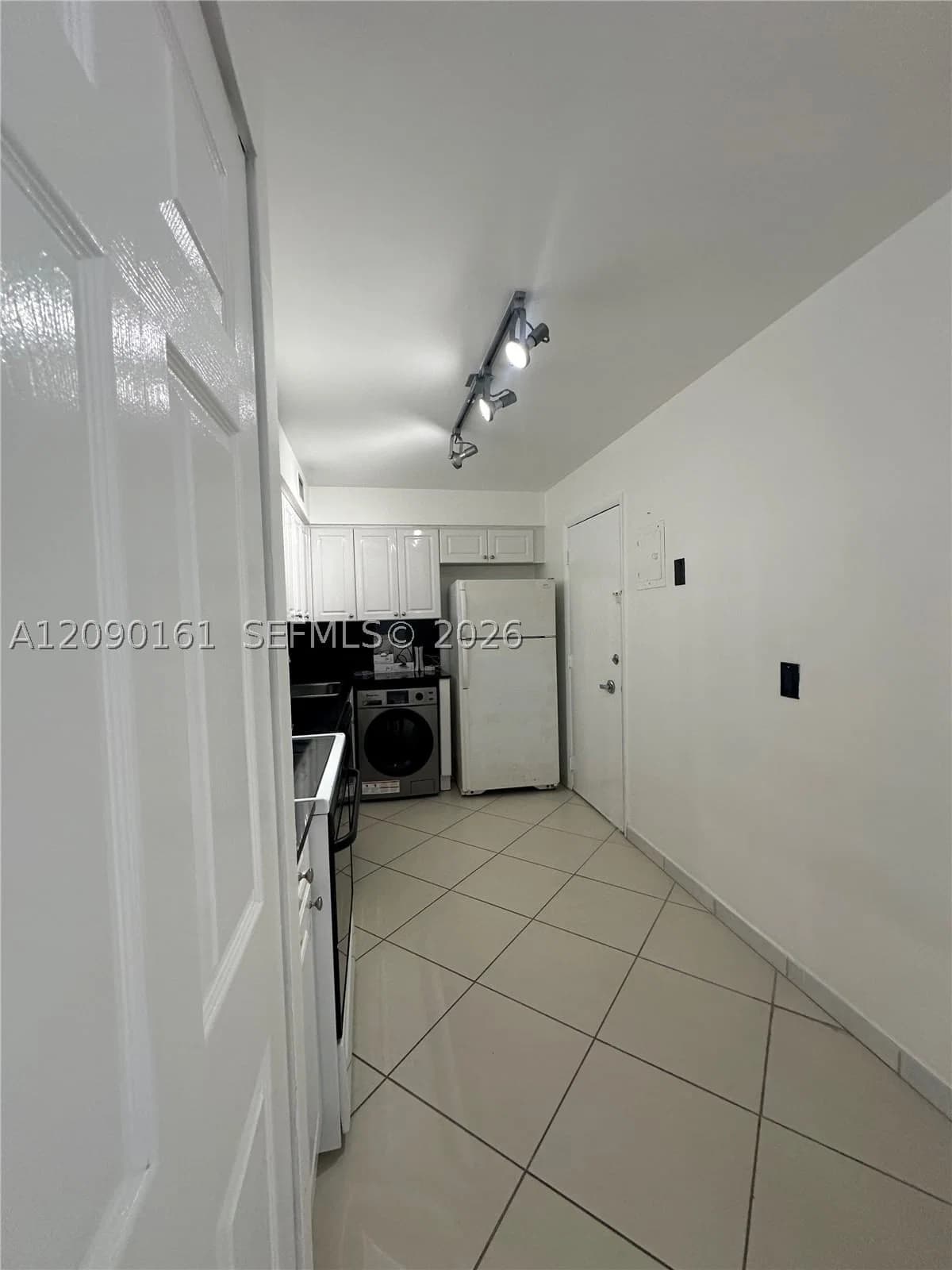 1-bedroom Condo — 6770 Indian Creek Dr #7S, Miami Beach, FL 33141