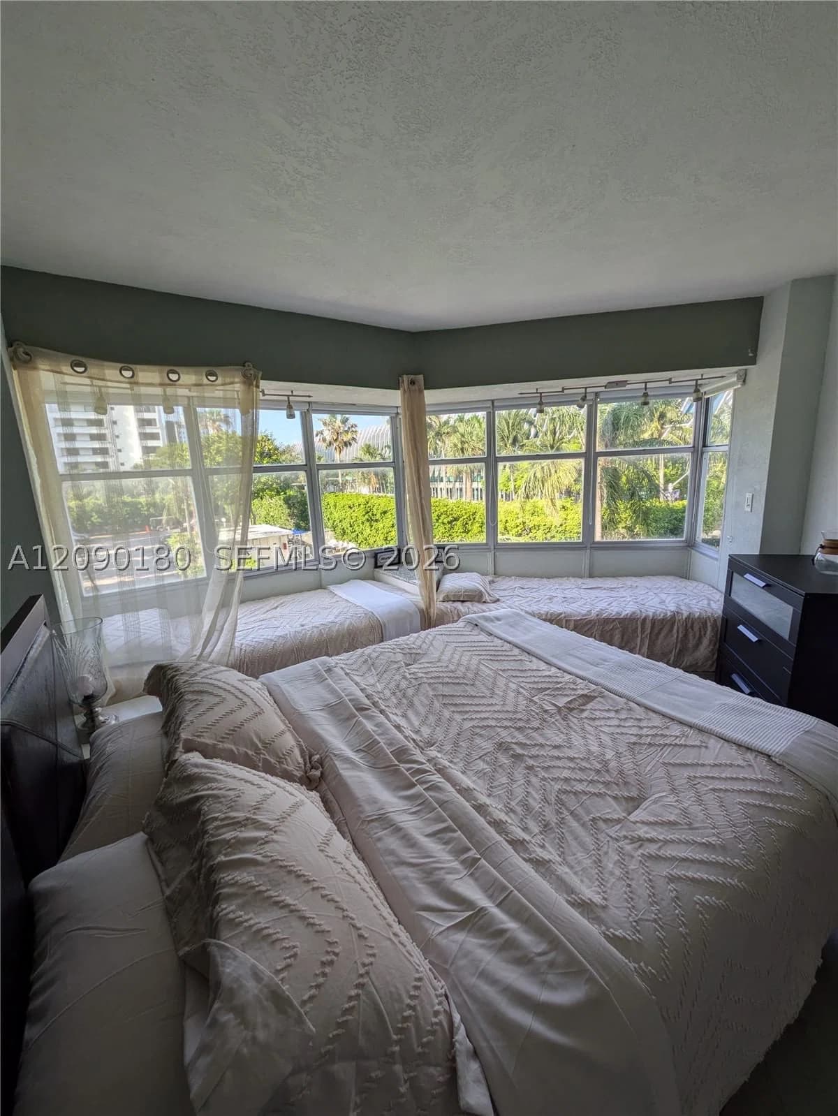 1-bedroom Condo — 1881 Washington Ave #3G, Miami Beach, FL 33139