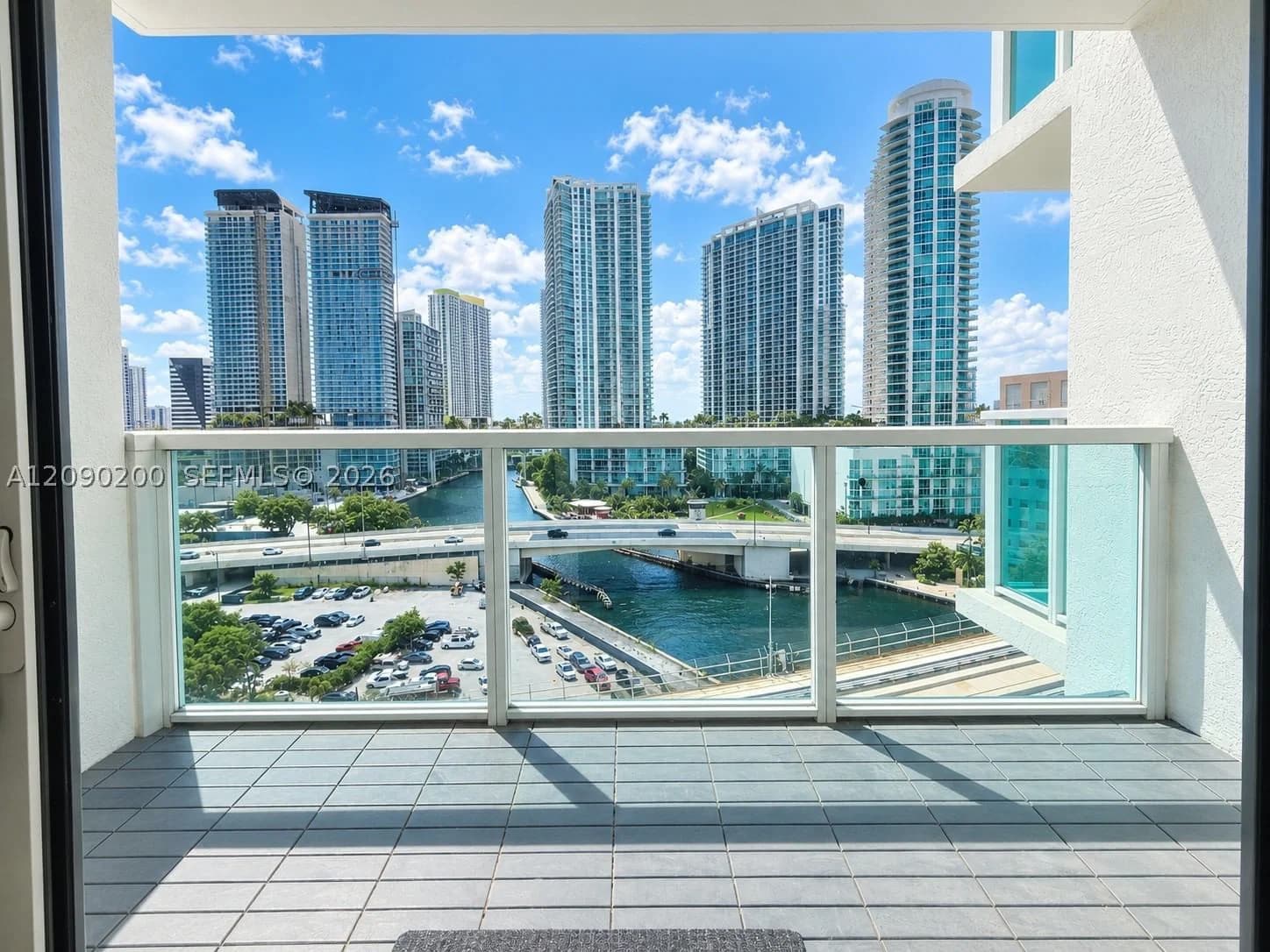 1-bedroom Condo — 31 5 ST #1203, Miami, FL 33131