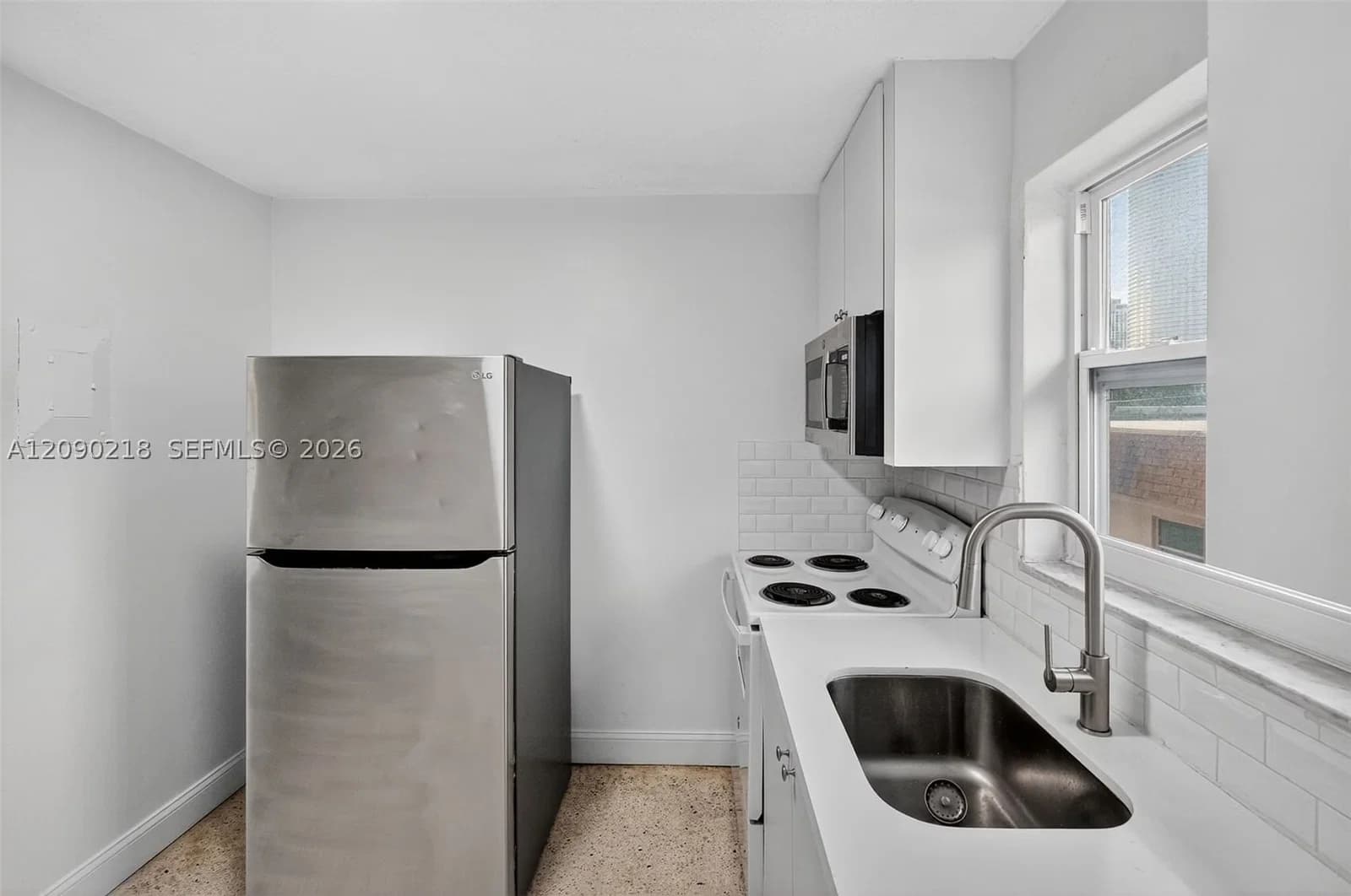 1-bedroom Apartment — 458 9th St #2, Miami, FL 33130