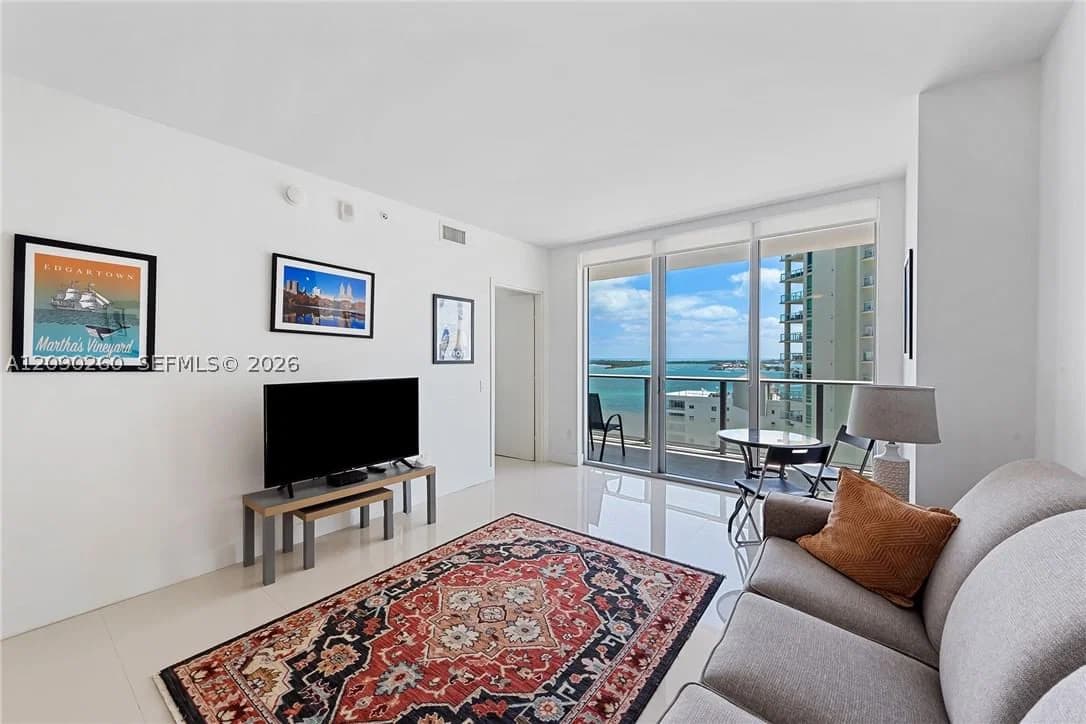 1-bedroom Condo — 1300 Brickell Bay Dr #1905, Miami, FL 33131