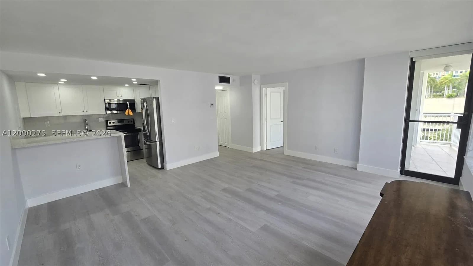 1-bedroom Condo — 1440 Brickell Bay Dr #909, Miami, FL 33131