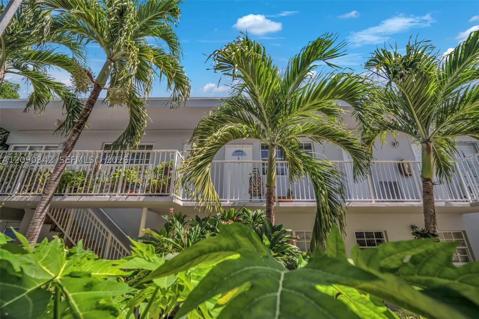 1+1 Condo — 8010 Tatum Waterway Dr #5, Miami Beach, FL 33141