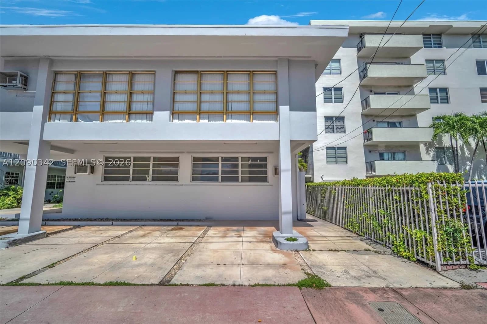 1+1 Condo — 8010 Tatum Waterway Dr #5, Miami Beach, FL 33141