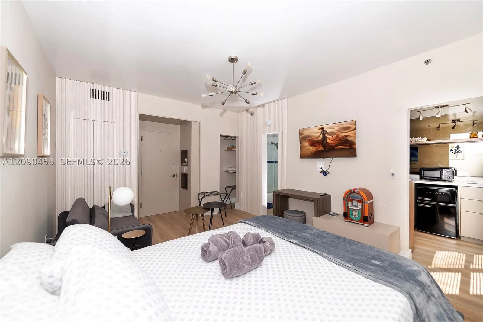 Condo — 918 Ocean Dr #206, Miami Beach, FL 33139