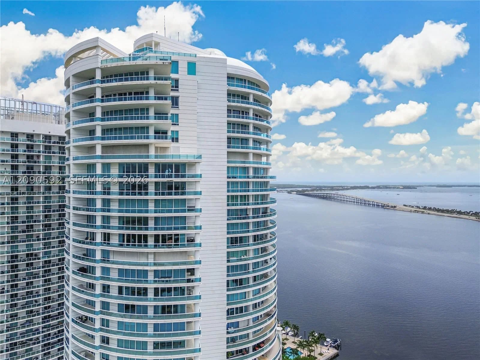 BRISTOL TOWER CONDO, Brickell