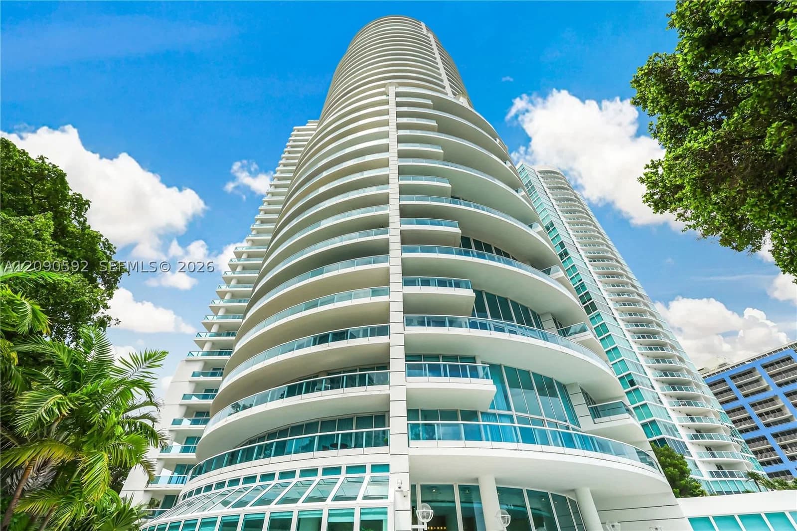 BRISTOL TOWER CONDO — ilan fotoğrafı