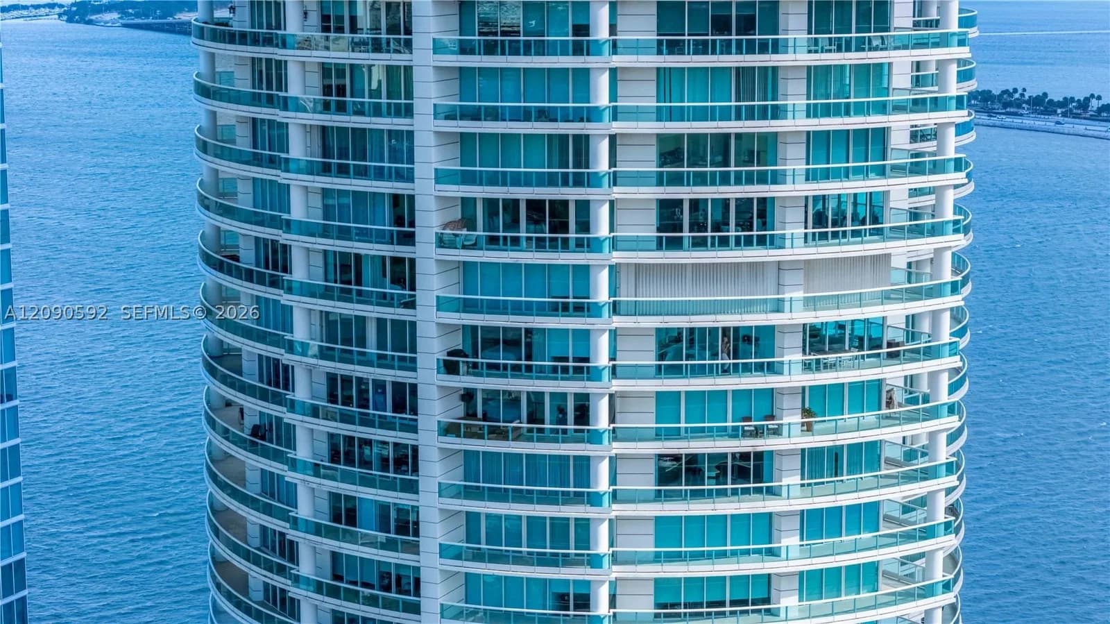 BRISTOL TOWER CONDO — ilan fotoğrafı