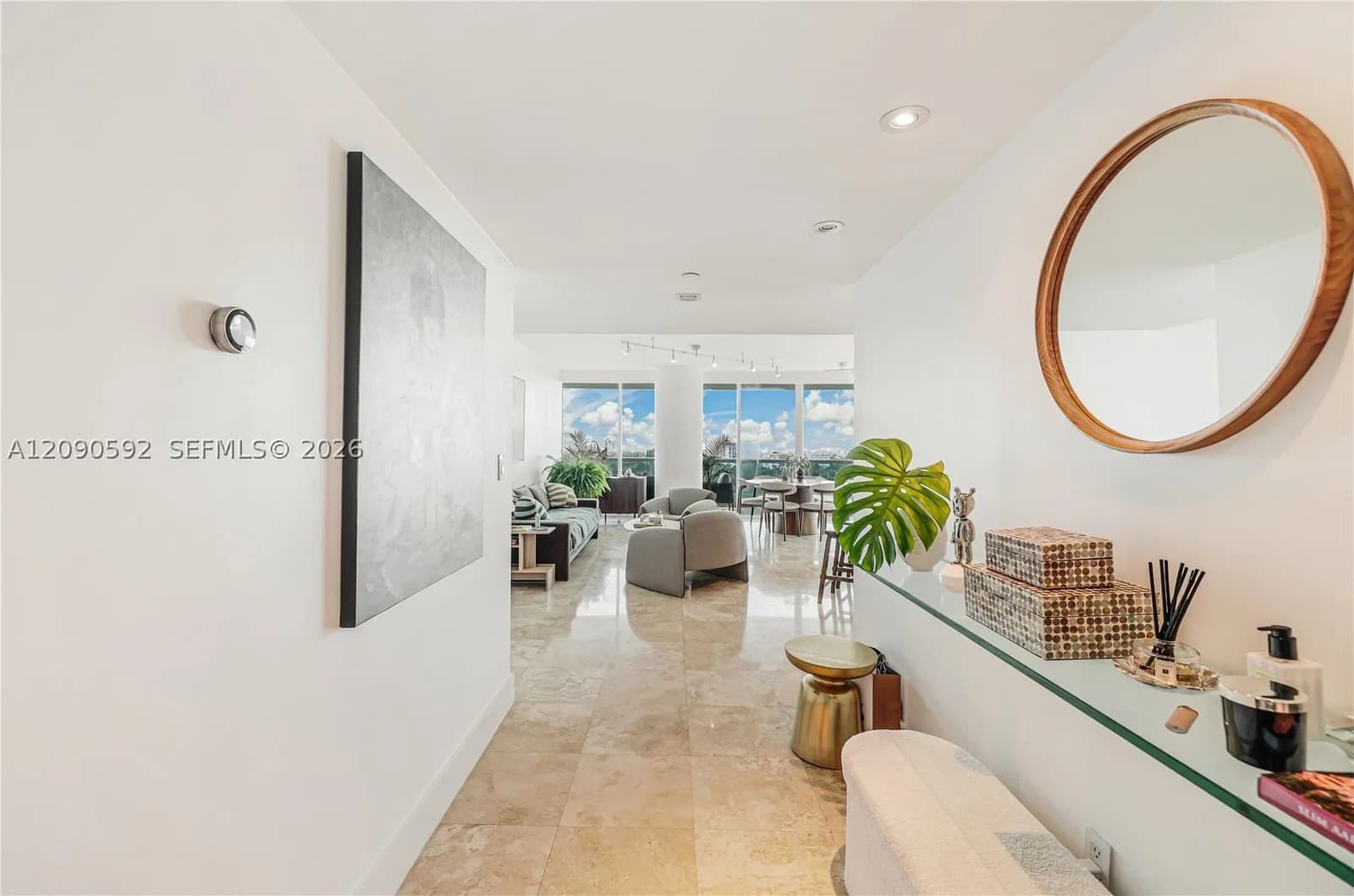 BRISTOL TOWER CONDO — ilan fotoğrafı