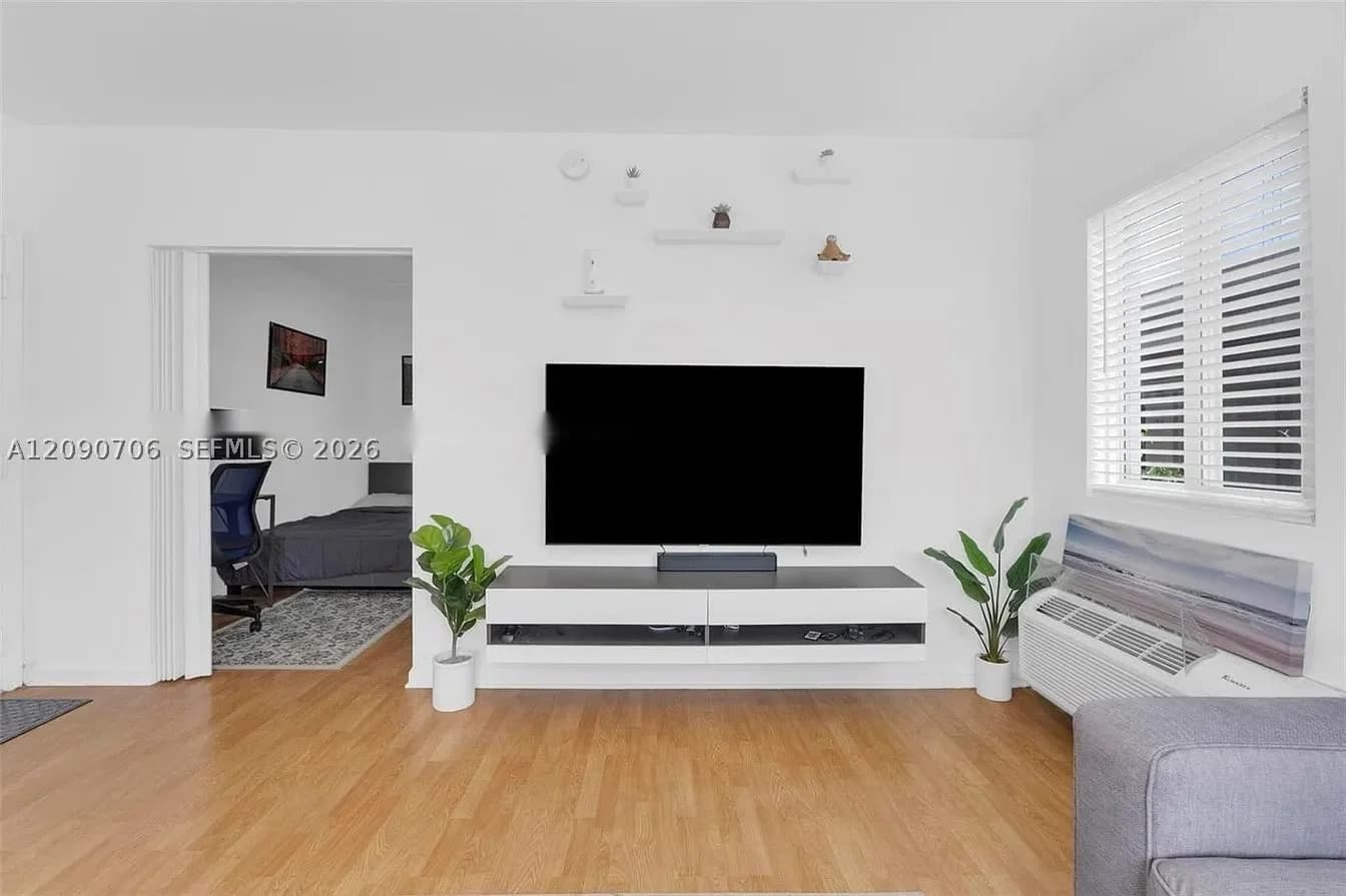 1+1 Condo — 1027 Euclid Ave #12, Miami Beach, FL 33139