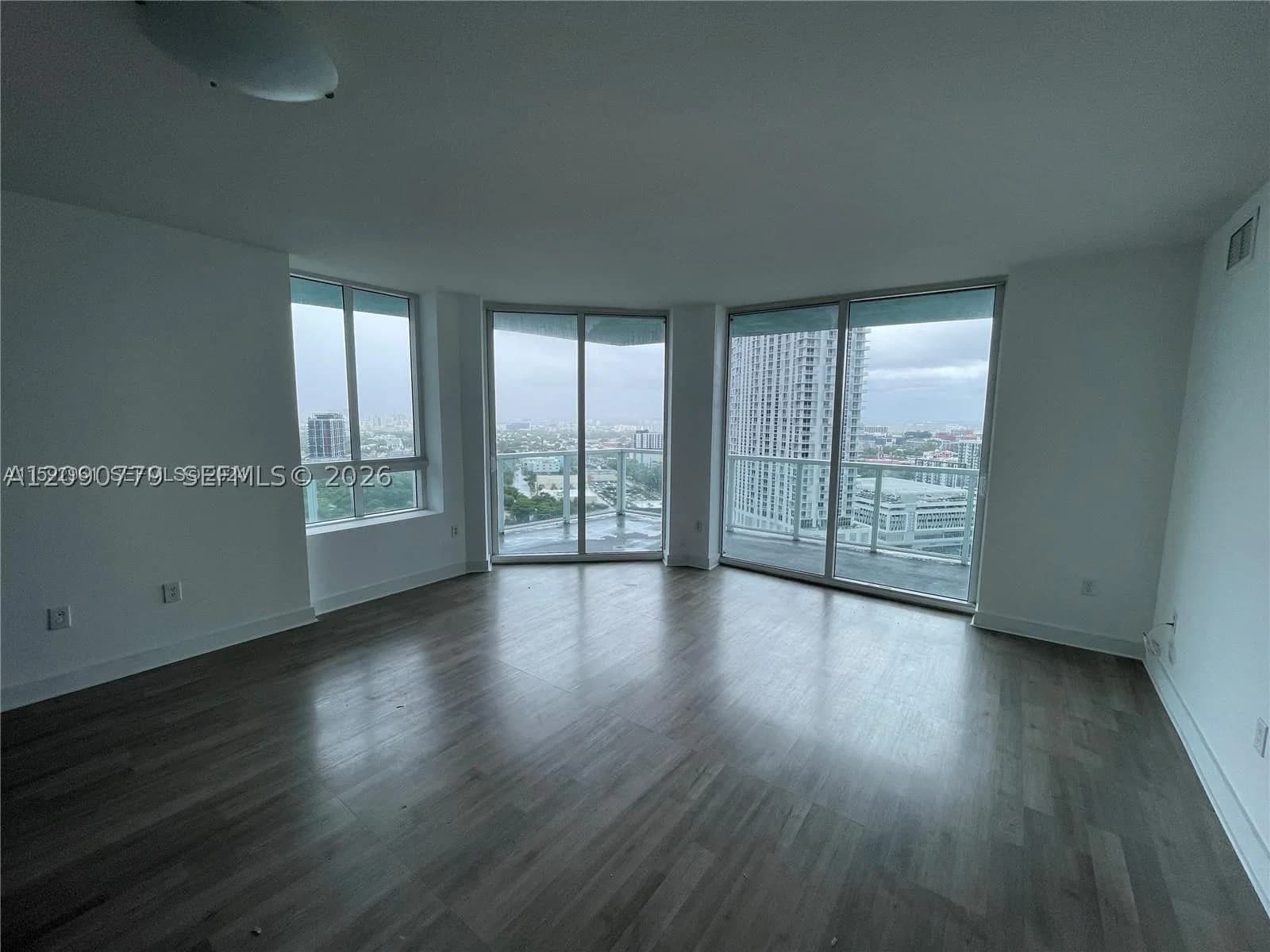 2+1 Condo — 1900 Bayshore Dr #2318, Miami, FL 33132