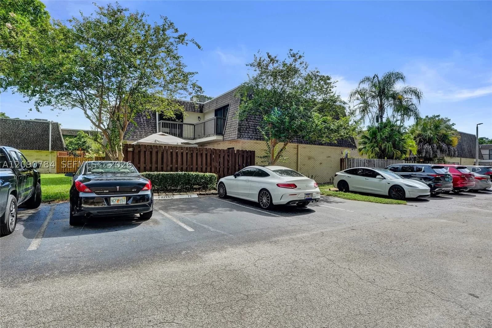 2+1 Townhouse — 8108 23rd Ct #26B, North Lauderdale, FL 33068