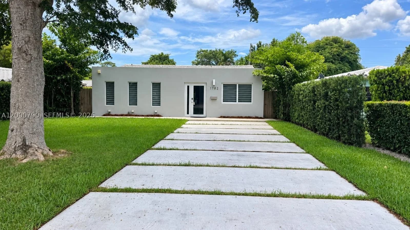 2+1 Müstakil ev — 1782 177th St, North Miami Beach, FL 33162