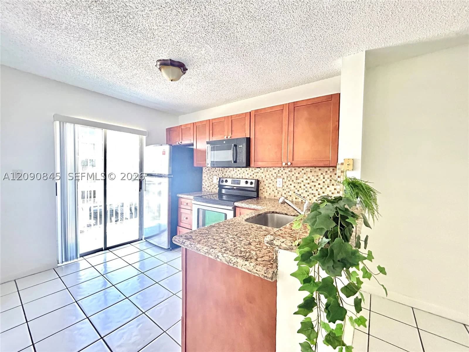 2-bedroom Condo — 2575 27th Ave #509, Miami, FL 33133