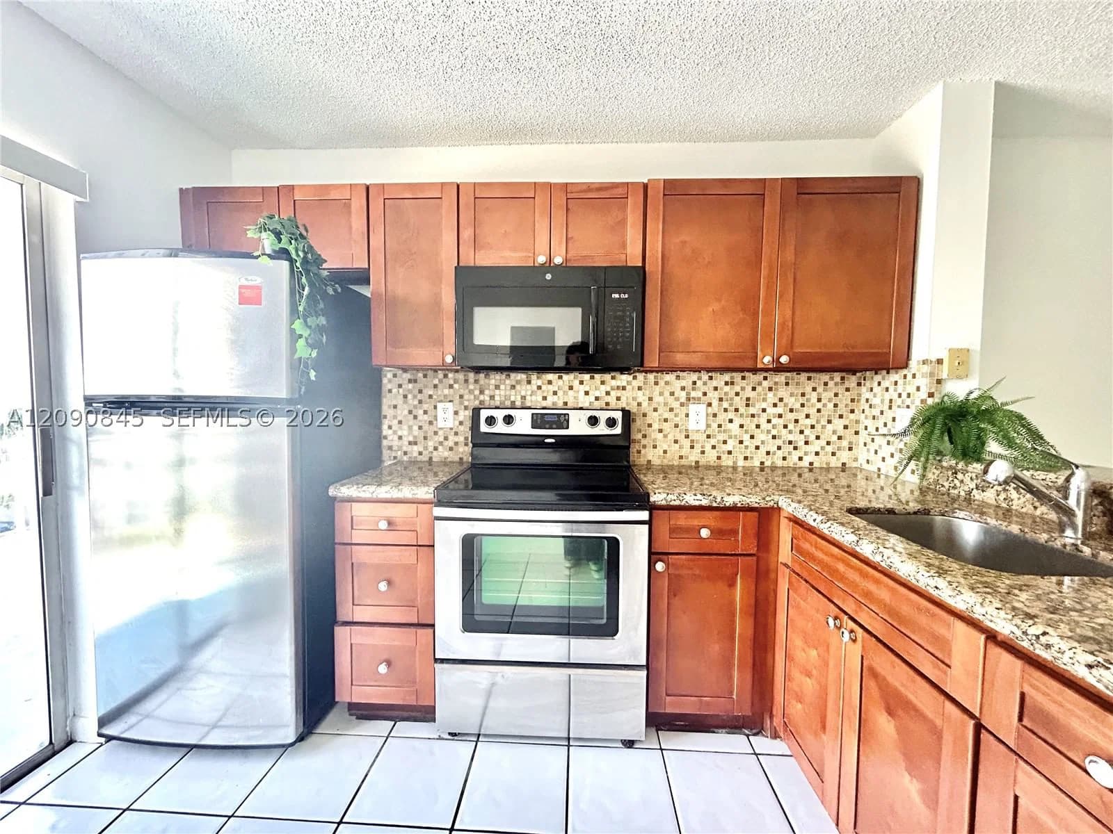 2-bedroom Condo — 2575 27th Ave #509, Miami, FL 33133