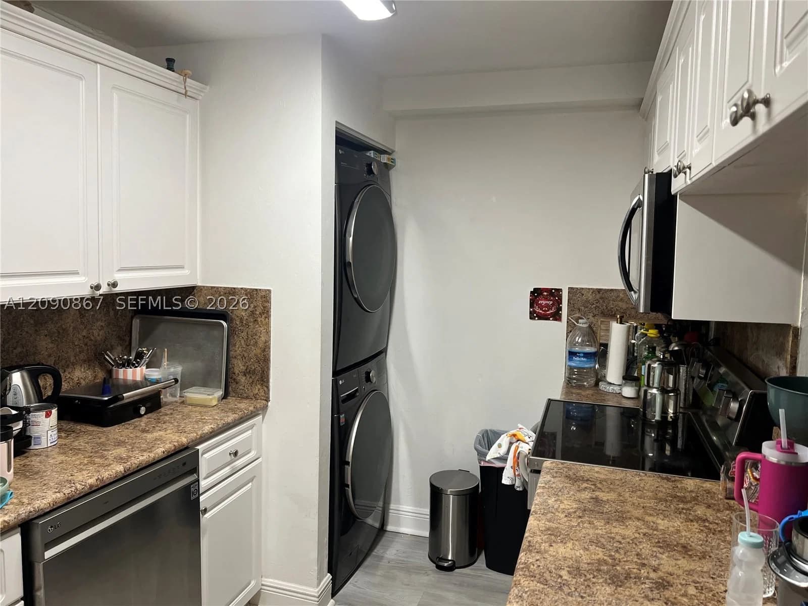1-bedroom Condo — 2457 Collins Ave #202, Miami Beach, FL 33140