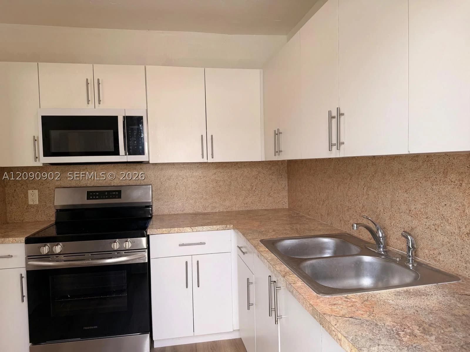 2-bedroom Property — 1252 58th St #1252, Miami, FL 33142
