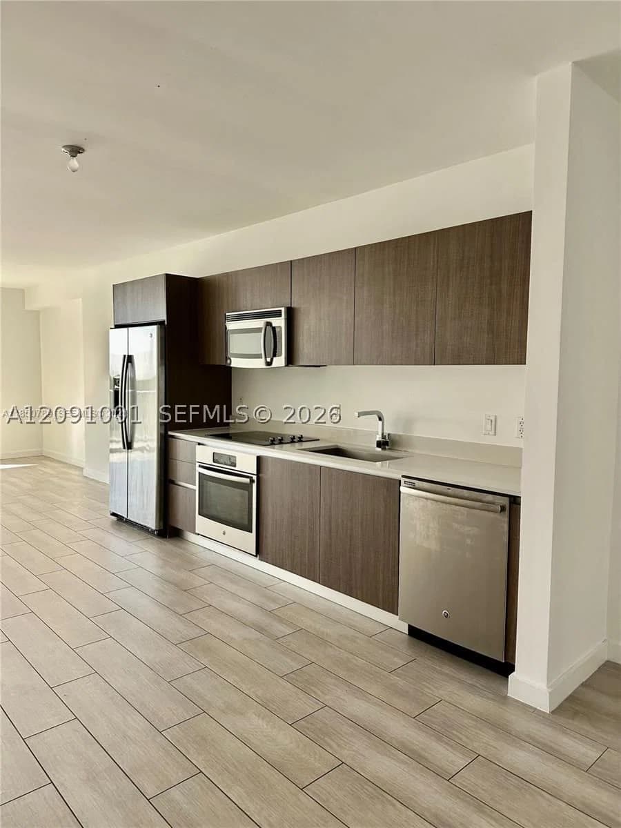 1-bedroom Condo — 1600 1st Ave #605, Miami, FL 33129