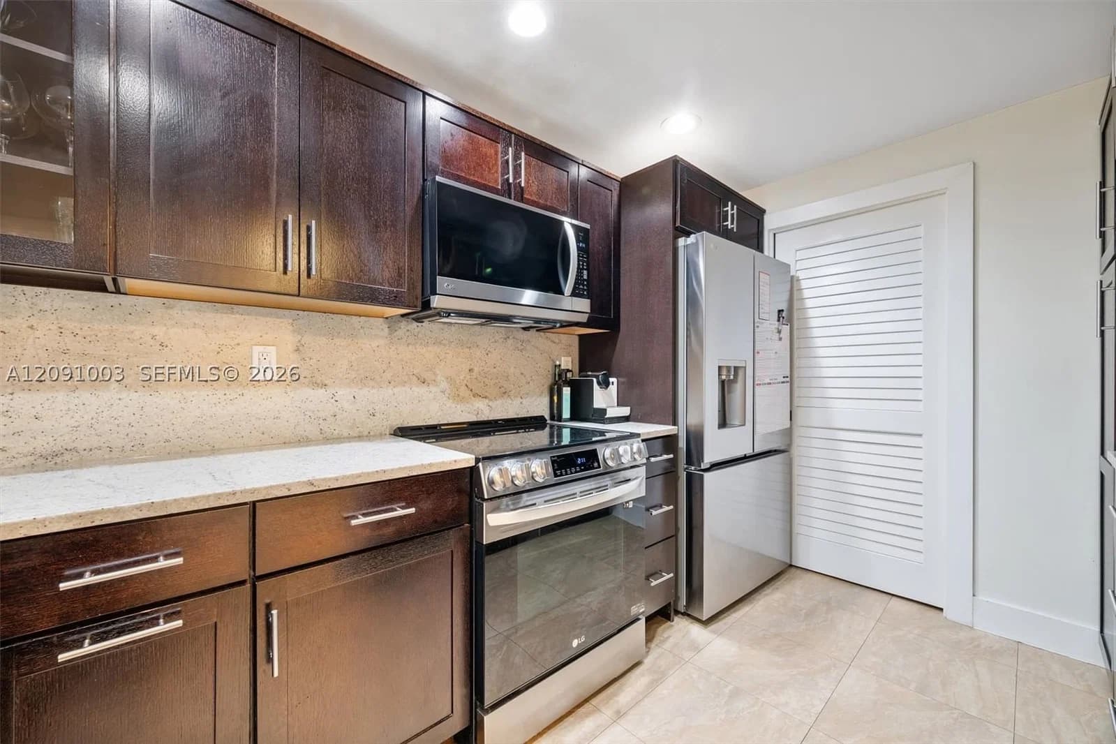 3-bedroom Condo — 323 Navarre Ave #101, Coral Gables, FL 33134