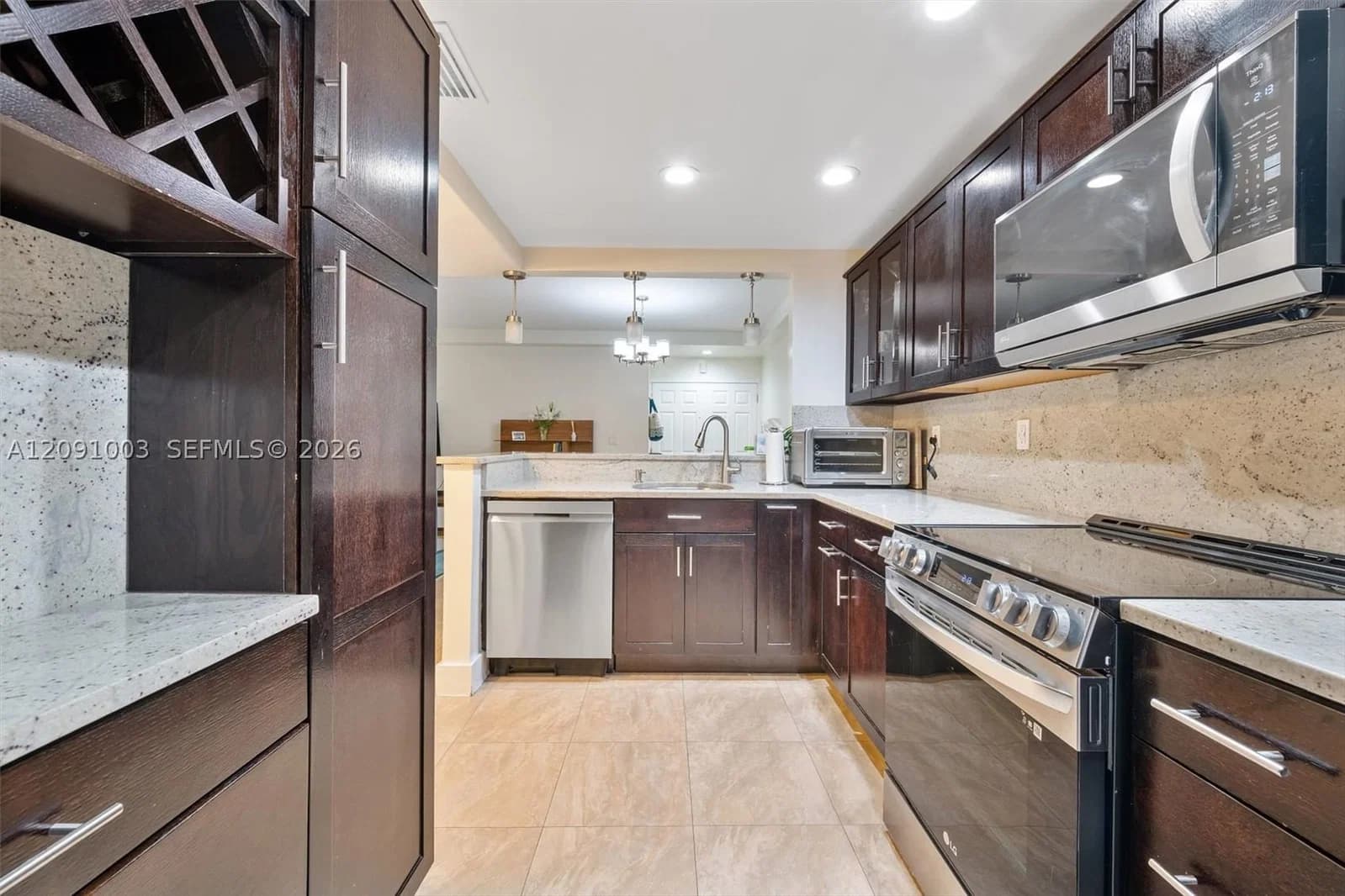 3-bedroom Condo — 323 Navarre Ave #101, Coral Gables, FL 33134