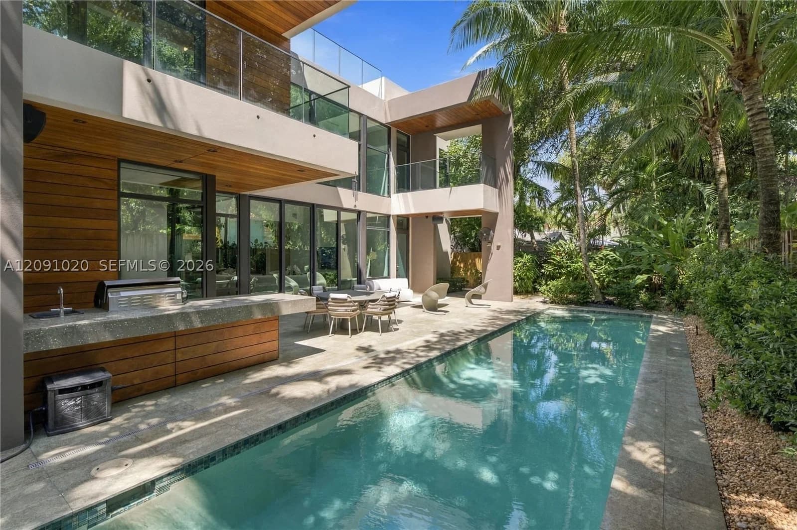 5-bedroom Single-Family Home — 2803 Crystal Ct, Miami, FL 33133
