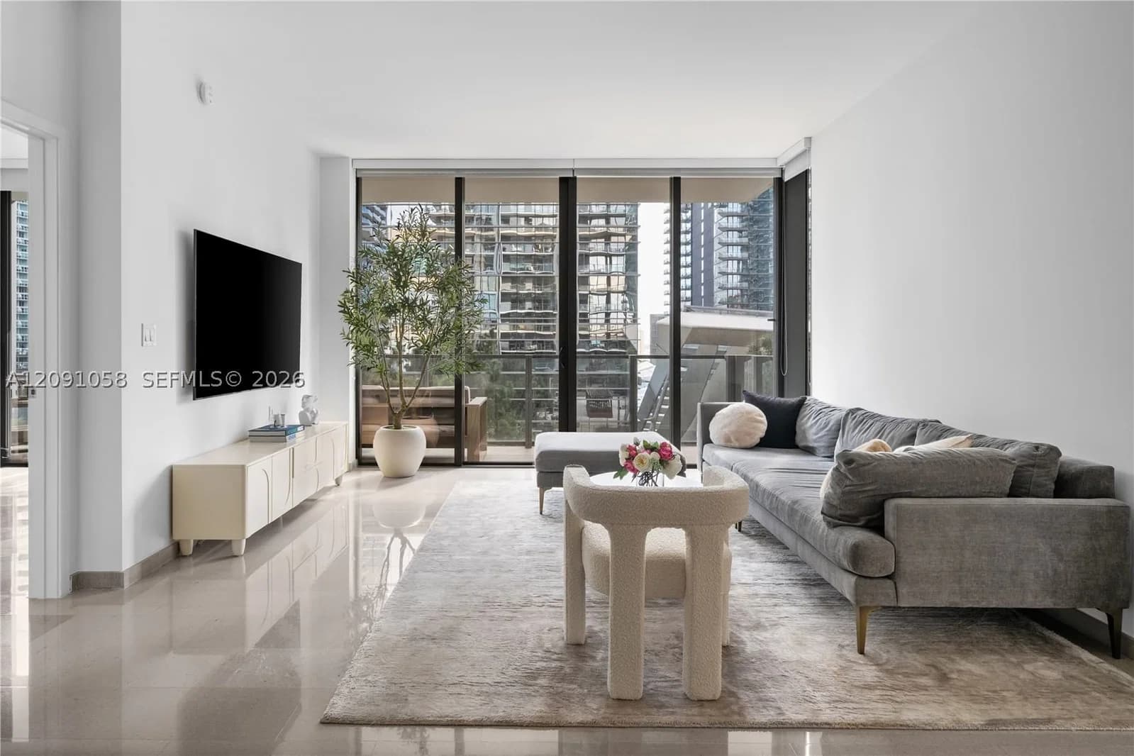 2+1 Condo — 88 7th St #809, Miami, FL 33130