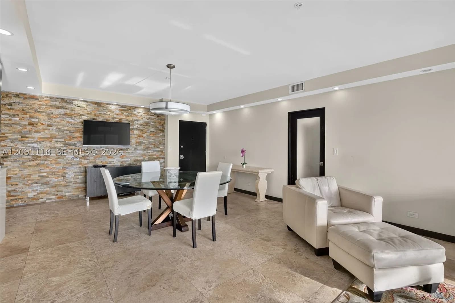 2+1 Condo — 5601 Collins ave #1716, Miami Beach, FL 33140