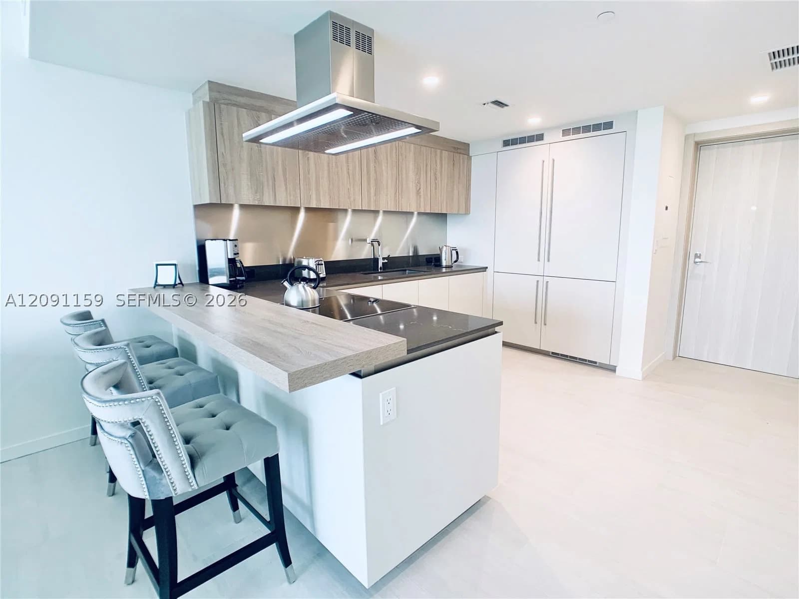 1+1 Condo — 1000 Brickell Plz #4504, Miami, FL 33131