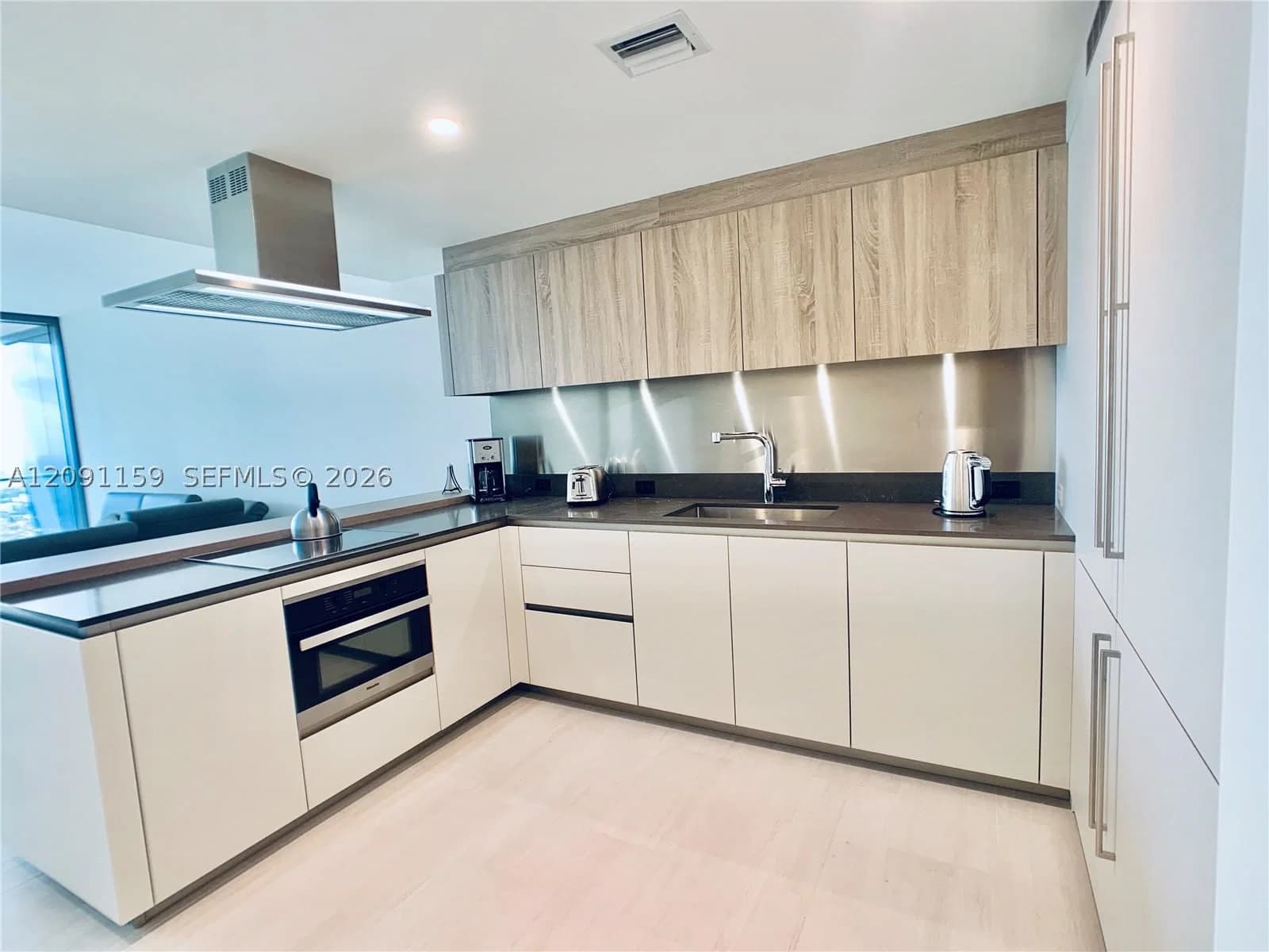 1+1 Condo — 1000 Brickell Plz #4504, Miami, FL 33131