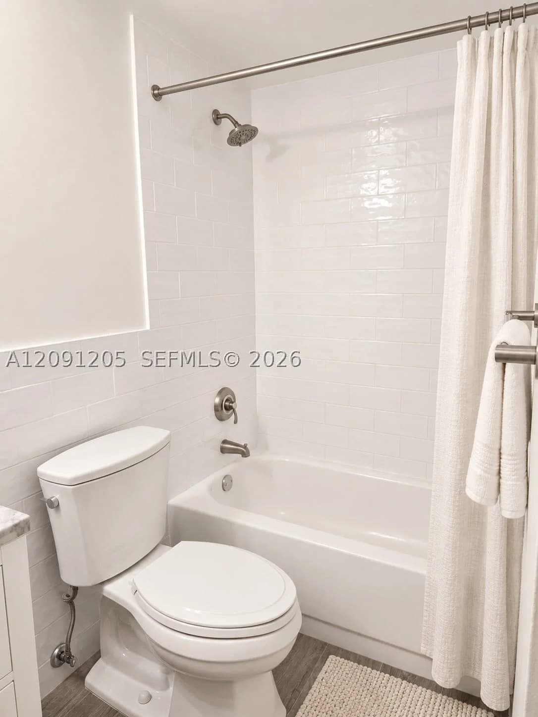 2-bedroom Condo — 6855 Edgewater Dr #2CN (2B), Coral Gables, FL 33133