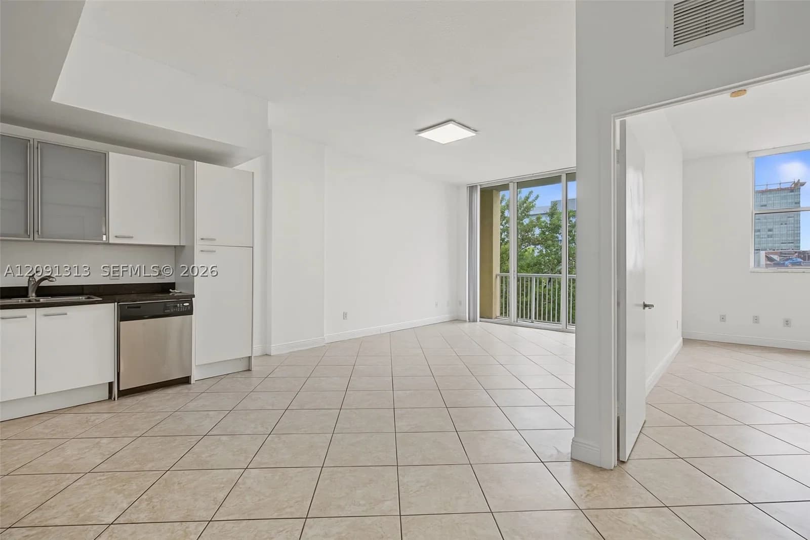 1-bedroom Condo — 1350 8th Ct #A4 (206), Miami, FL 33136