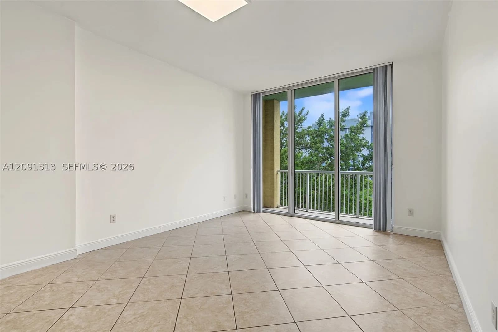 1-bedroom Condo — 1350 8th Ct #A4 (206), Miami, FL 33136