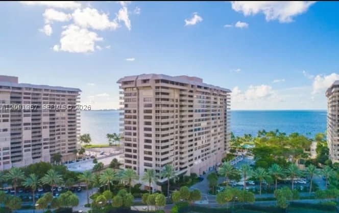 3-bedroom Condo — 2 Grove Isle Dr #B609, Miami, FL 33133