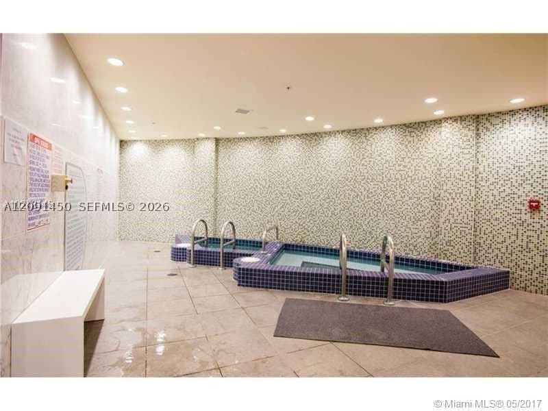 2-bedroom Condo — Miami, FL 33132